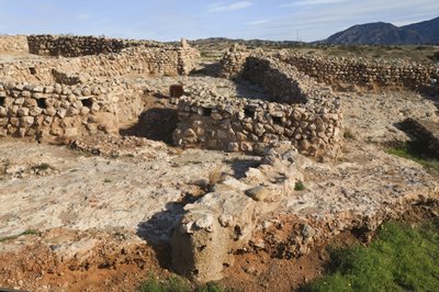 Das Haupttor und die Barbakane der Stadt, Los Millares, in der Nähe von Santa Fe Mondujar von Unbekannt Unbekannt